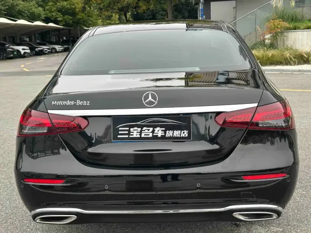 Mercedes-Benz E-Class — Фото автомобиля 5