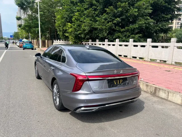 Hongqi H5 — Фото автомобиля 7