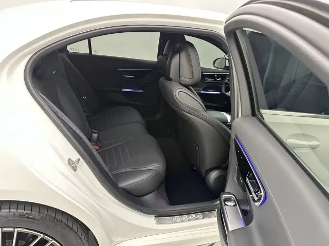 Mercedes-Benz C-Class — Фото автомобиля 11