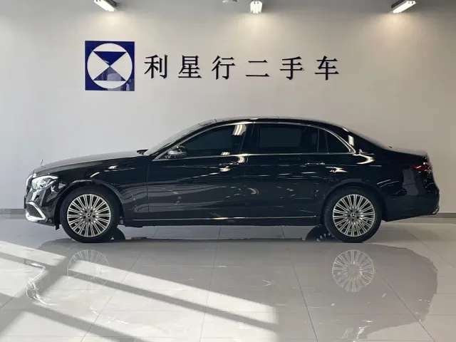 Mercedes-Benz E-Class — Фото автомобиля 3