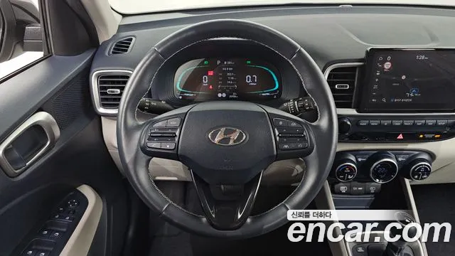 Hyundai Venue — Фото автомобиля 12