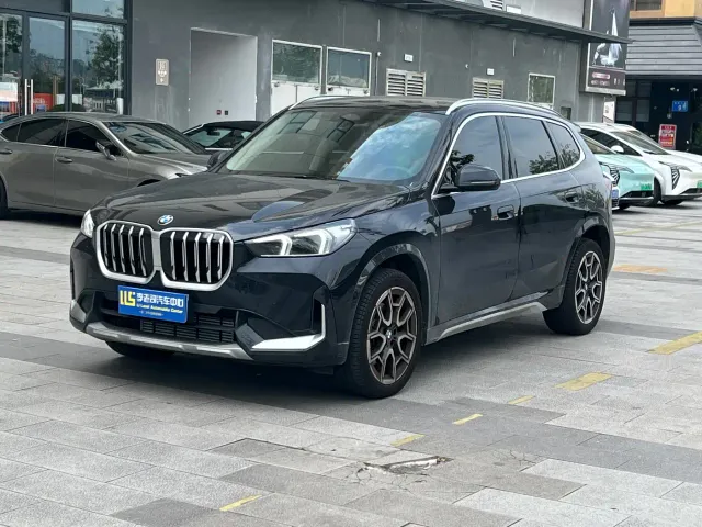 Фотография автомобиля — BMW X1