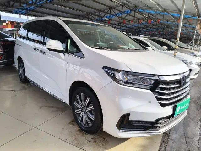 Honda Odyssey — Фото автомобиля 3