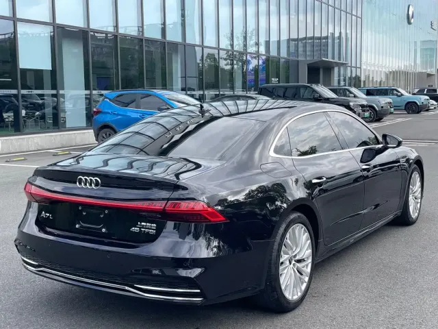 Audi A7L — Фото автомобиля 17