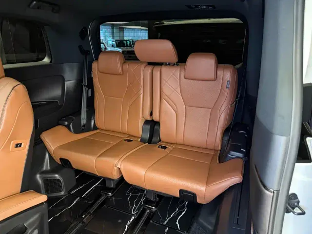 Toyota Alphard — Фото автомобиля 12