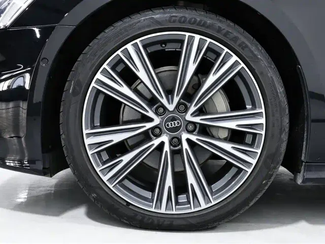 Audi A6L — Фото автомобиля 18