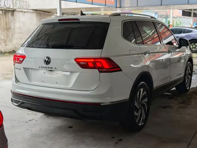 Volkswagen Tiguan L — Фото автомобиля 12