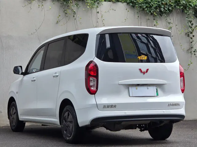 Wuling Hongguang — Фото автомобиля 6