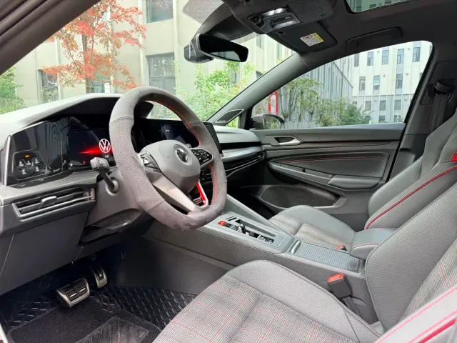 Volkswagen Golf GTI — Фото автомобиля 4
