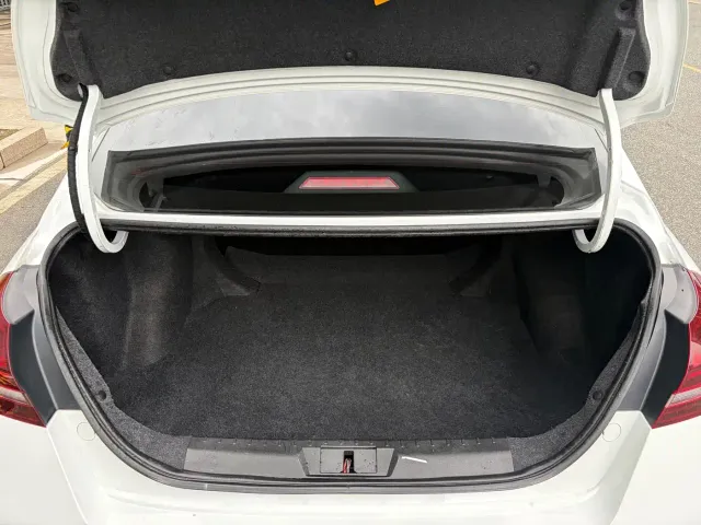 Geely Emgrand — Фото автомобиля 10