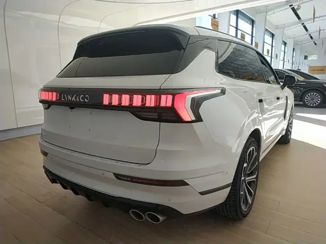 Lynk & Co 09 — Фото автомобиля 6