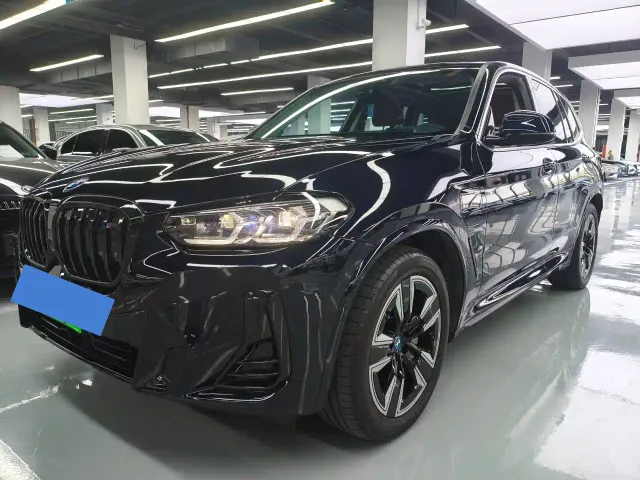 Фотография автомобиля — BMW iX3