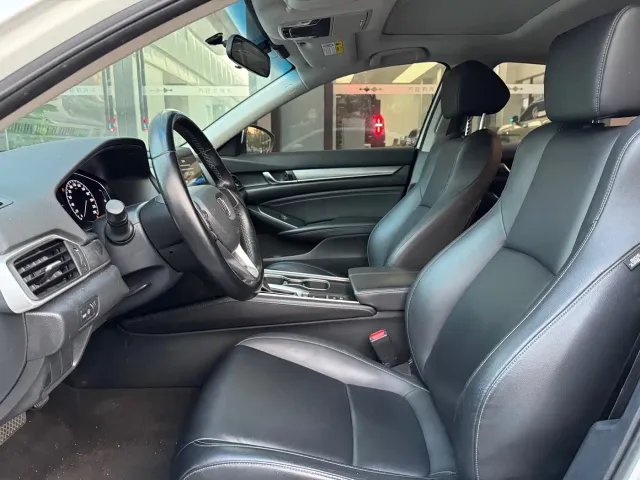 Honda Accord — Фото автомобиля 5