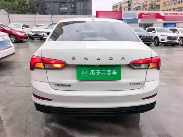 Skoda Rapid — Фото автомобиля 5
