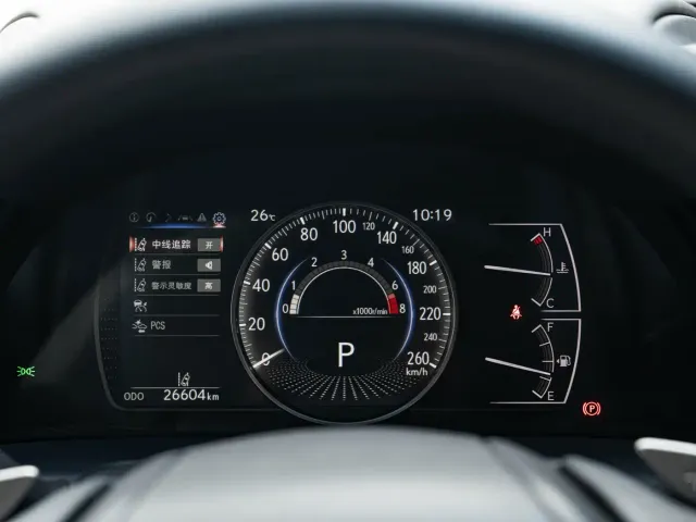 Lexus ES — Фото автомобиля 23