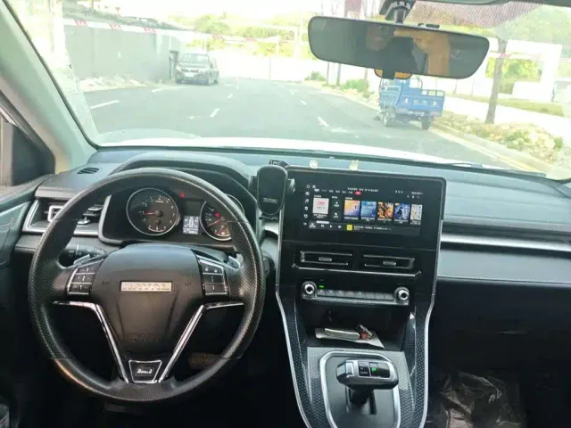 Haval M6 — Фото автомобиля 7