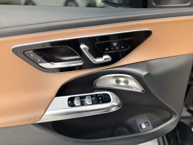 Mercedes-Benz E-Class — Фото автомобиля 15