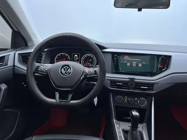 Volkswagen Polo — Фото автомобиля 18