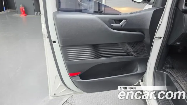 Hyundai Staria — Фото автомобиля 13