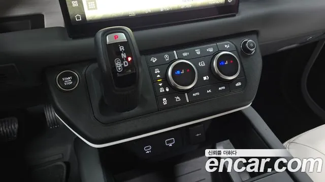 Land Rover Defender L663 — Фото автомобиля 12