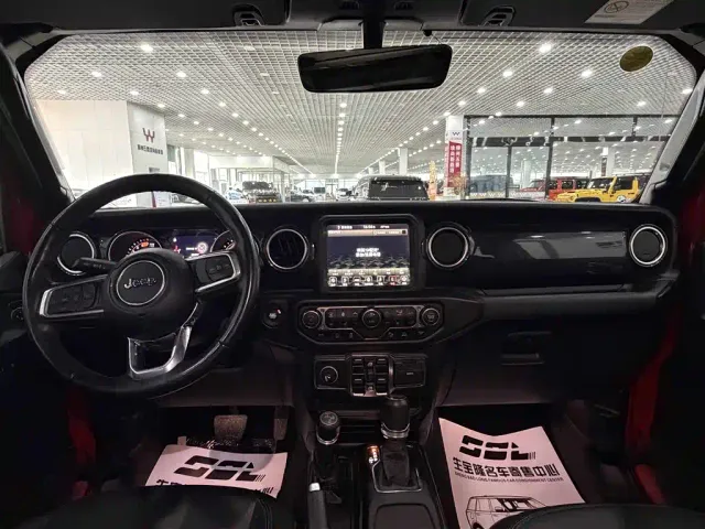 Jeep Wrangler — Фото автомобиля 8
