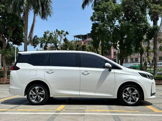 GAC Trumpchi M6 — Фото автомобиля 4