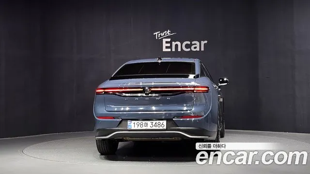 Toyota Crown — Фото автомобиля 4