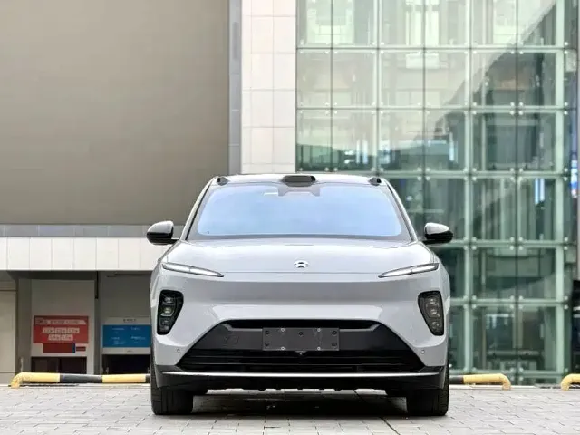 Nio ES8 — Фото автомобиля 2