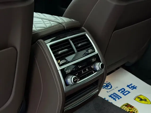 BMW 7 Series — Фото автомобиля 10