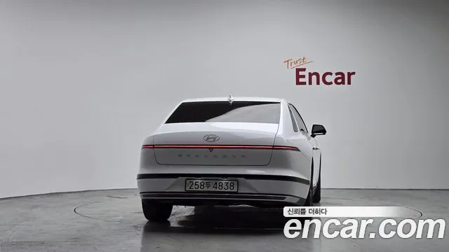 Hyundai Grandeur GN7 — Фото автомобиля 4