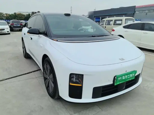 Li Auto i6 — Фото автомобиля 3