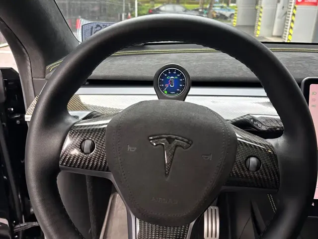 Tesla Model Y — Фото автомобиля 7