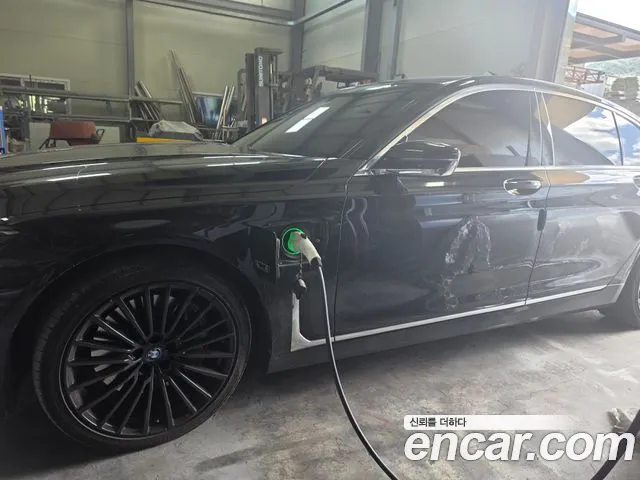 BMW 7 Series — Фото автомобиля 2