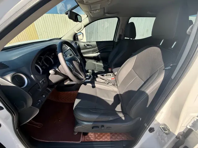 Nissan Navara — Фото автомобиля 4