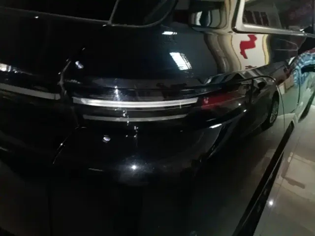 Li Auto L8 — Фото автомобиля 7