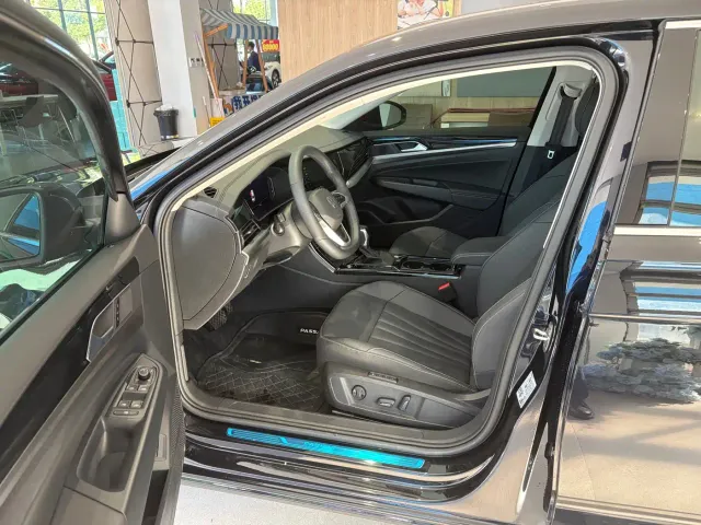 Volkswagen Passat — Фото автомобиля 12