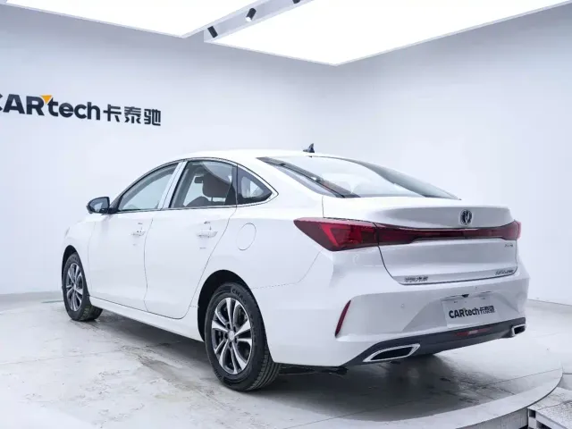Changan Eado — Фото автомобиля 18