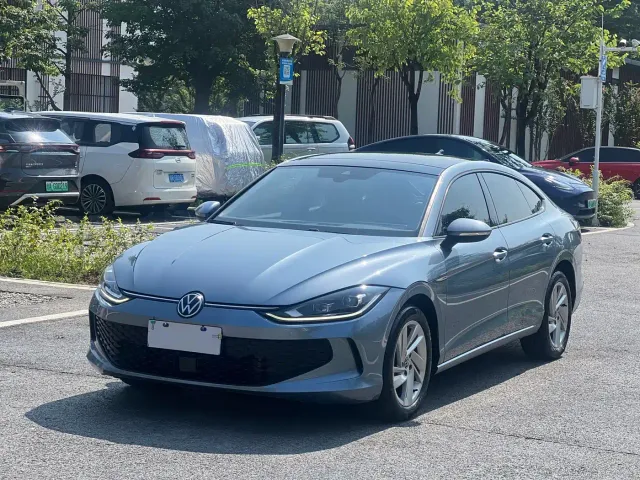 Фотография автомобиля — Volkswagen Lamando