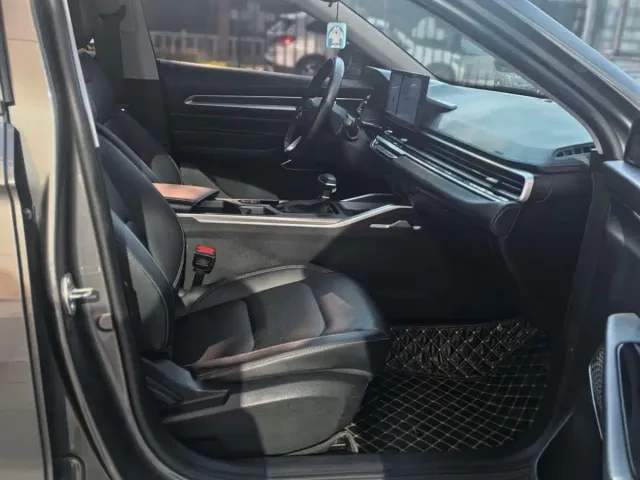 Geely Emgrand — Фото автомобиля 3