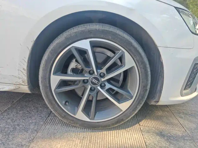 Audi A4L — Фото автомобиля 6