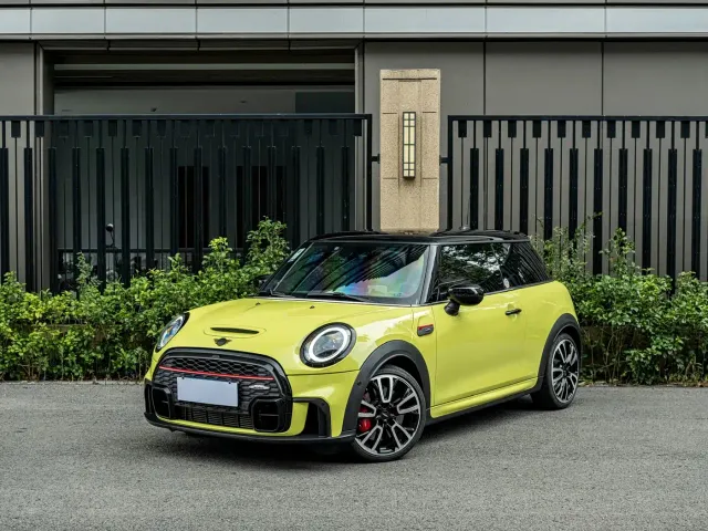 Фотография автомобиля — MINI John Cooper Works