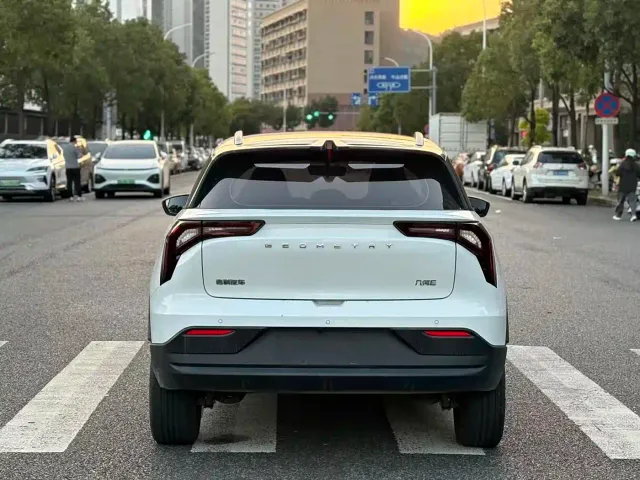 Geely Geometry E Firefly — Фото автомобиля 6