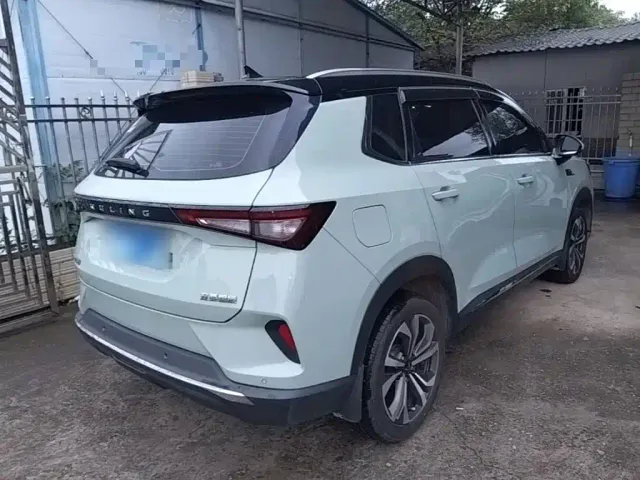 Wuling Asta — Фото автомобиля 6