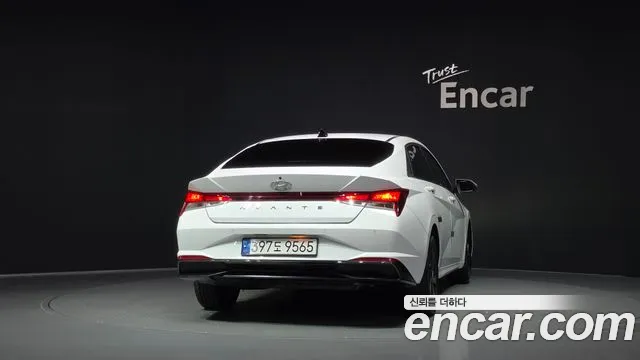 Hyundai Avante CN7 — Фото автомобиля 4