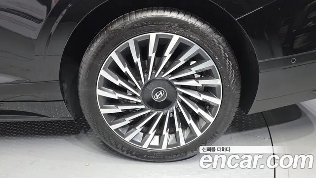 Hyundai Grandeur GN7 — Фото автомобиля 5