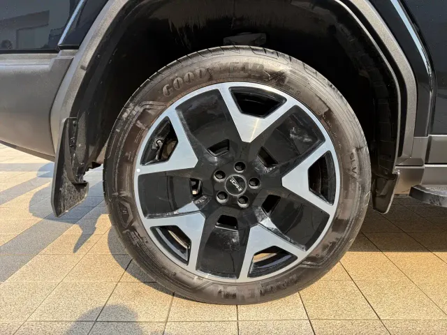 iCAR V27 — Фото автомобиля 11