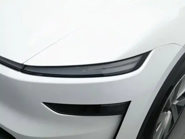 Tesla Model Y — Фото автомобиля 7