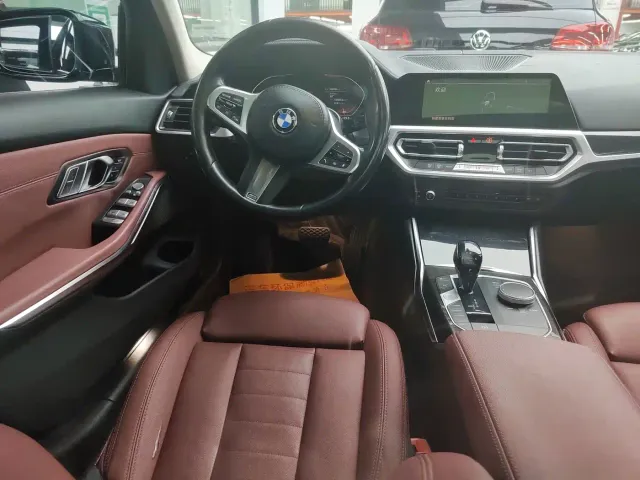 BMW 3 Series — Фото автомобиля 13