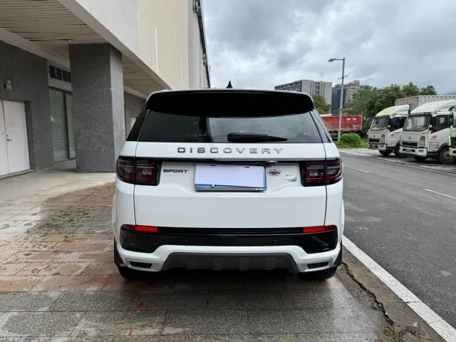 Land Rover Discovery Sport — Фото автомобиля 7