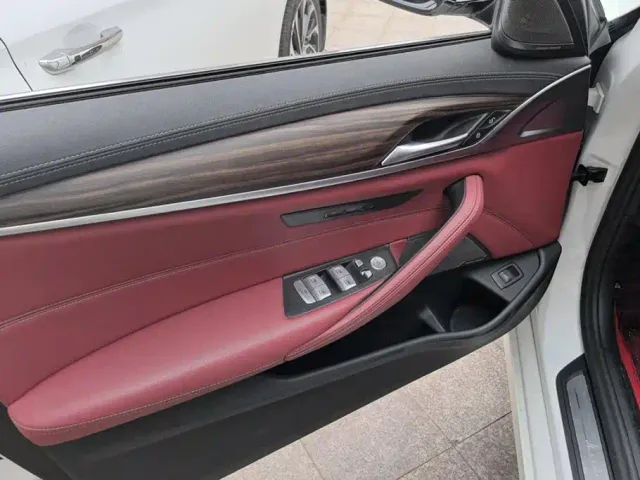BMW 5 Series — Фото автомобиля 7